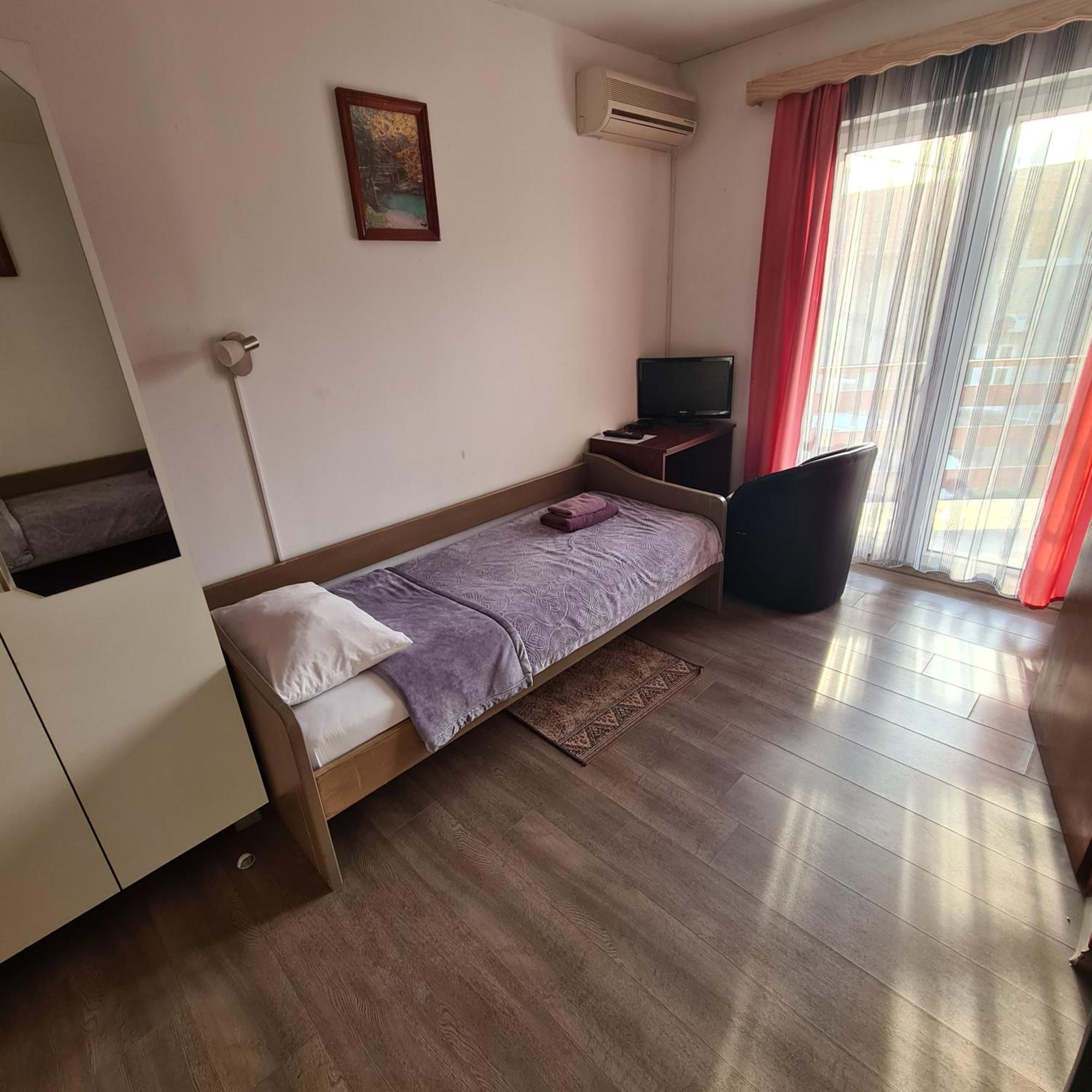Guesthouse Kod Mosta カルロヴァッツ エクステリア 写真