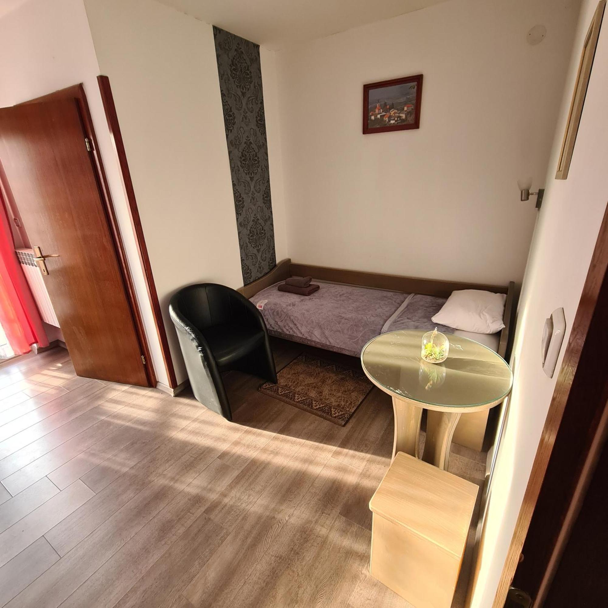 Guesthouse Kod Mosta カルロヴァッツ エクステリア 写真
