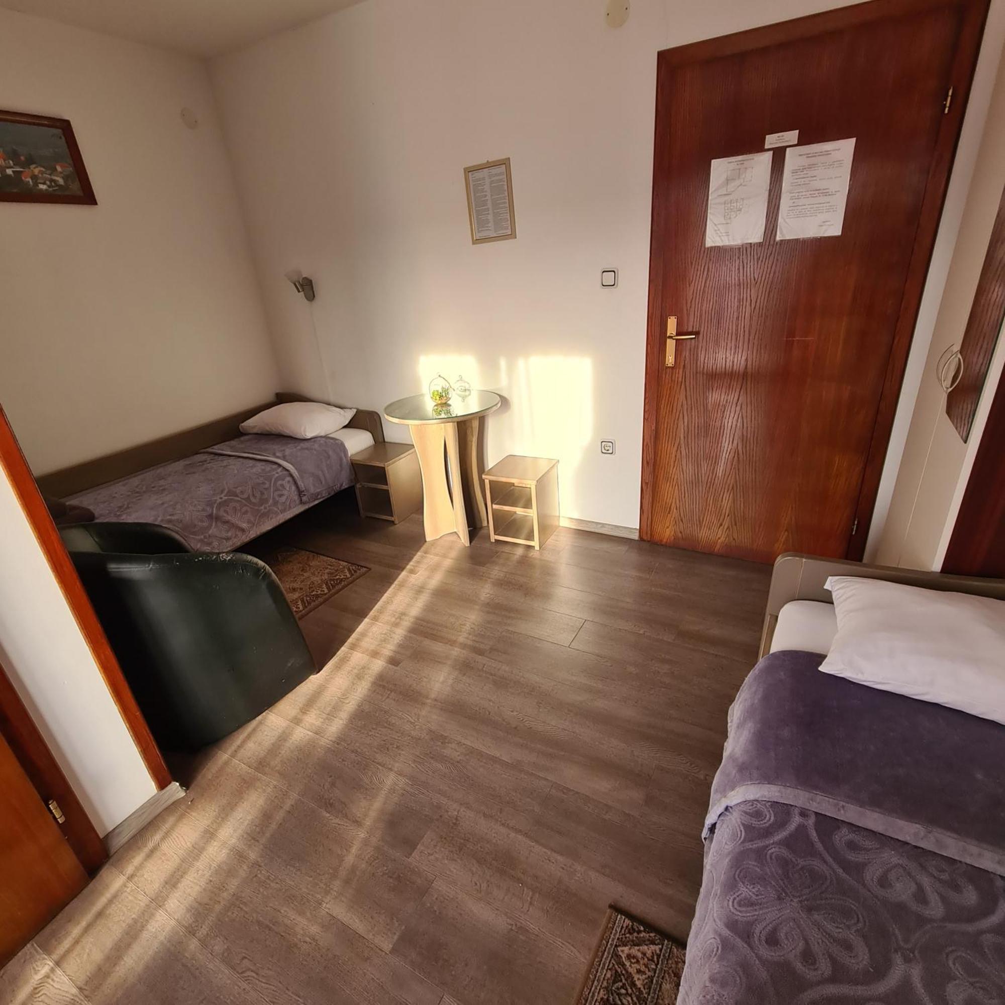 Guesthouse Kod Mosta カルロヴァッツ エクステリア 写真