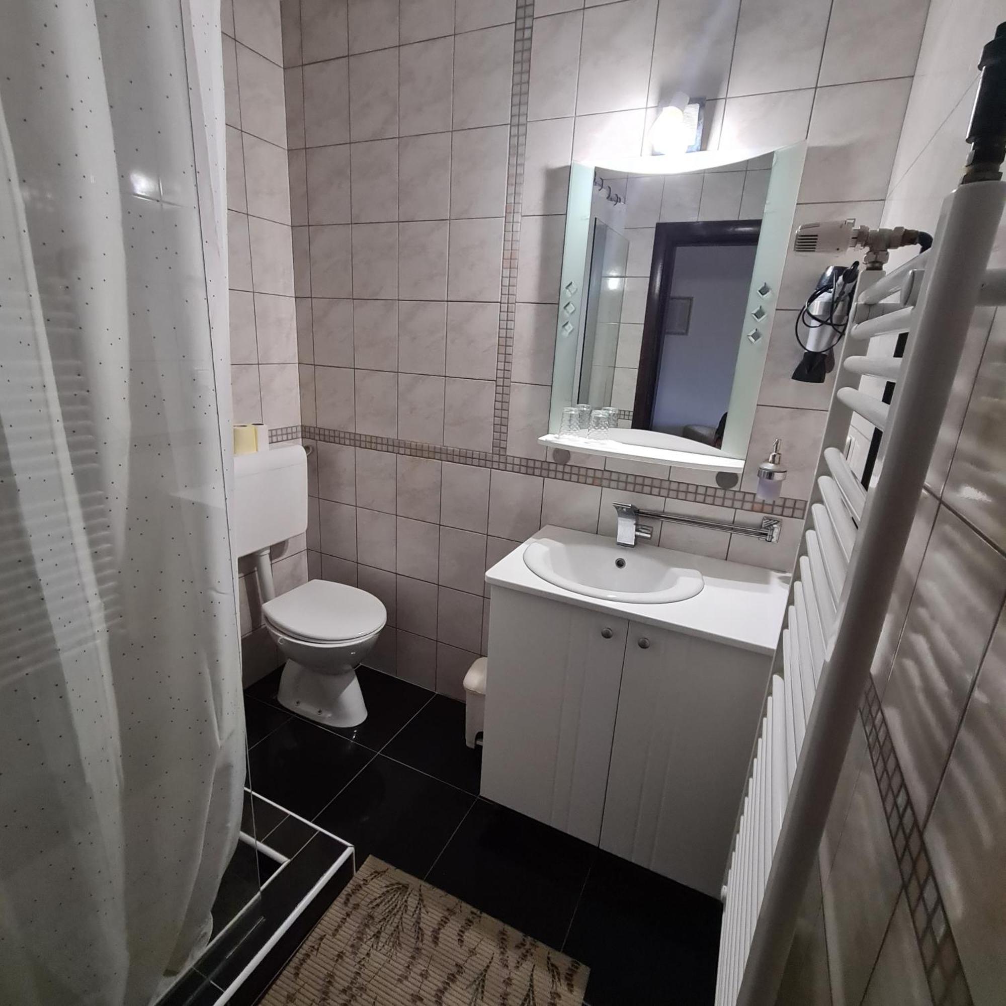 Guesthouse Kod Mosta カルロヴァッツ エクステリア 写真
