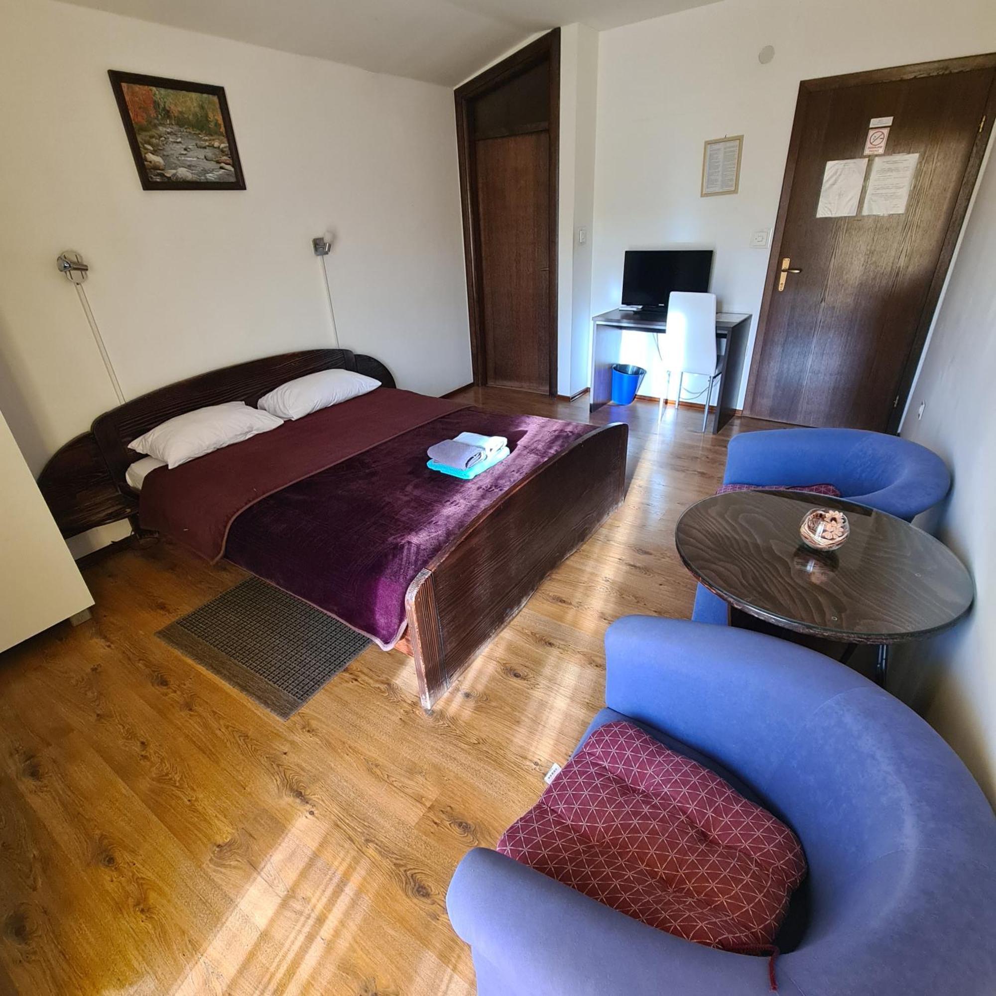 Guesthouse Kod Mosta カルロヴァッツ エクステリア 写真